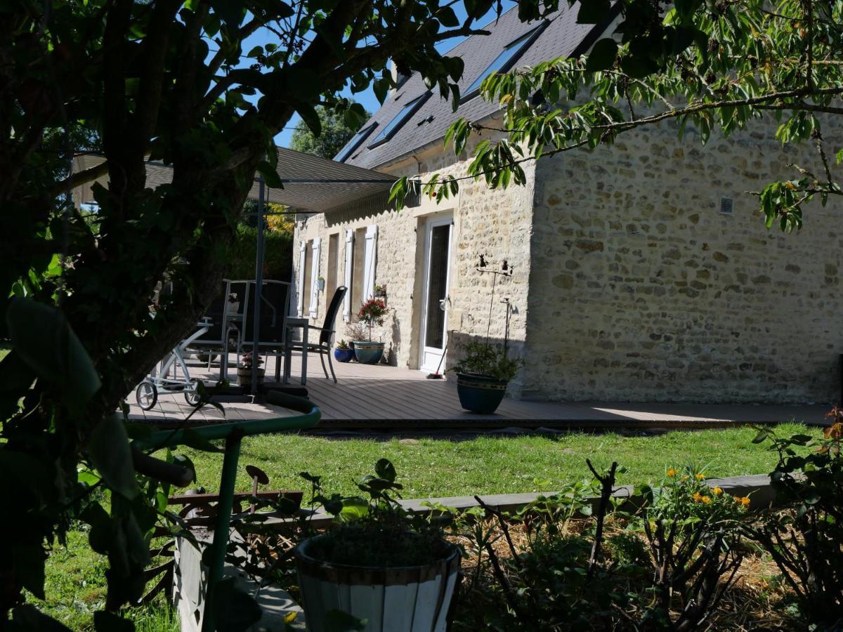 Le Doux Refuge Bed and Breakfast Esquay-sur-Seulles Eksteriør billede
